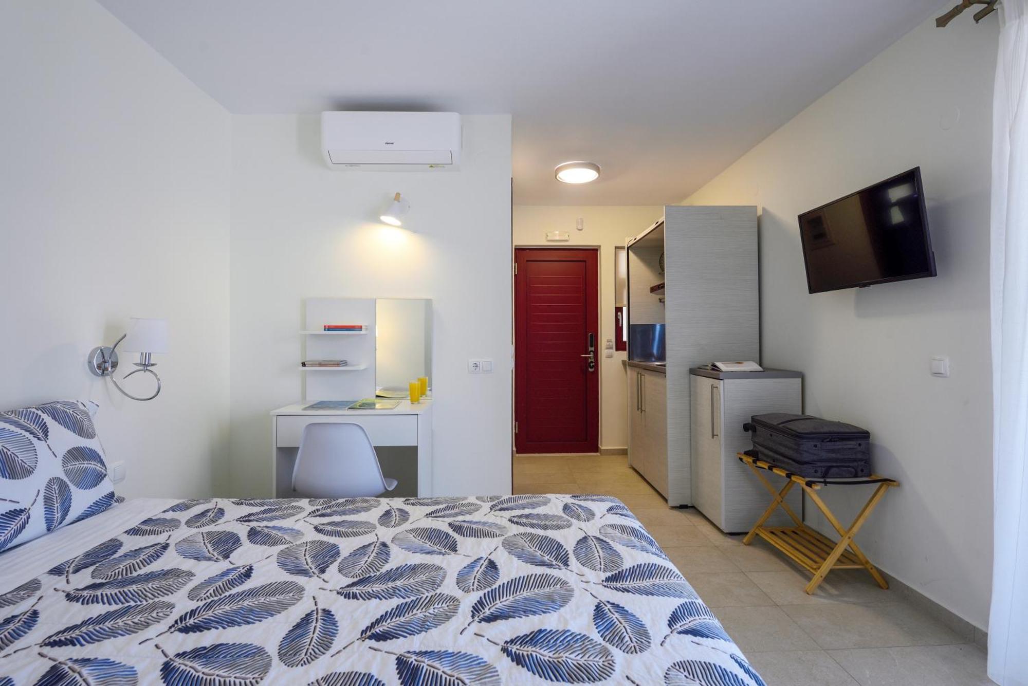 Elpiniki Luxury Rooms Nea Poteidaia Exteriér fotografie