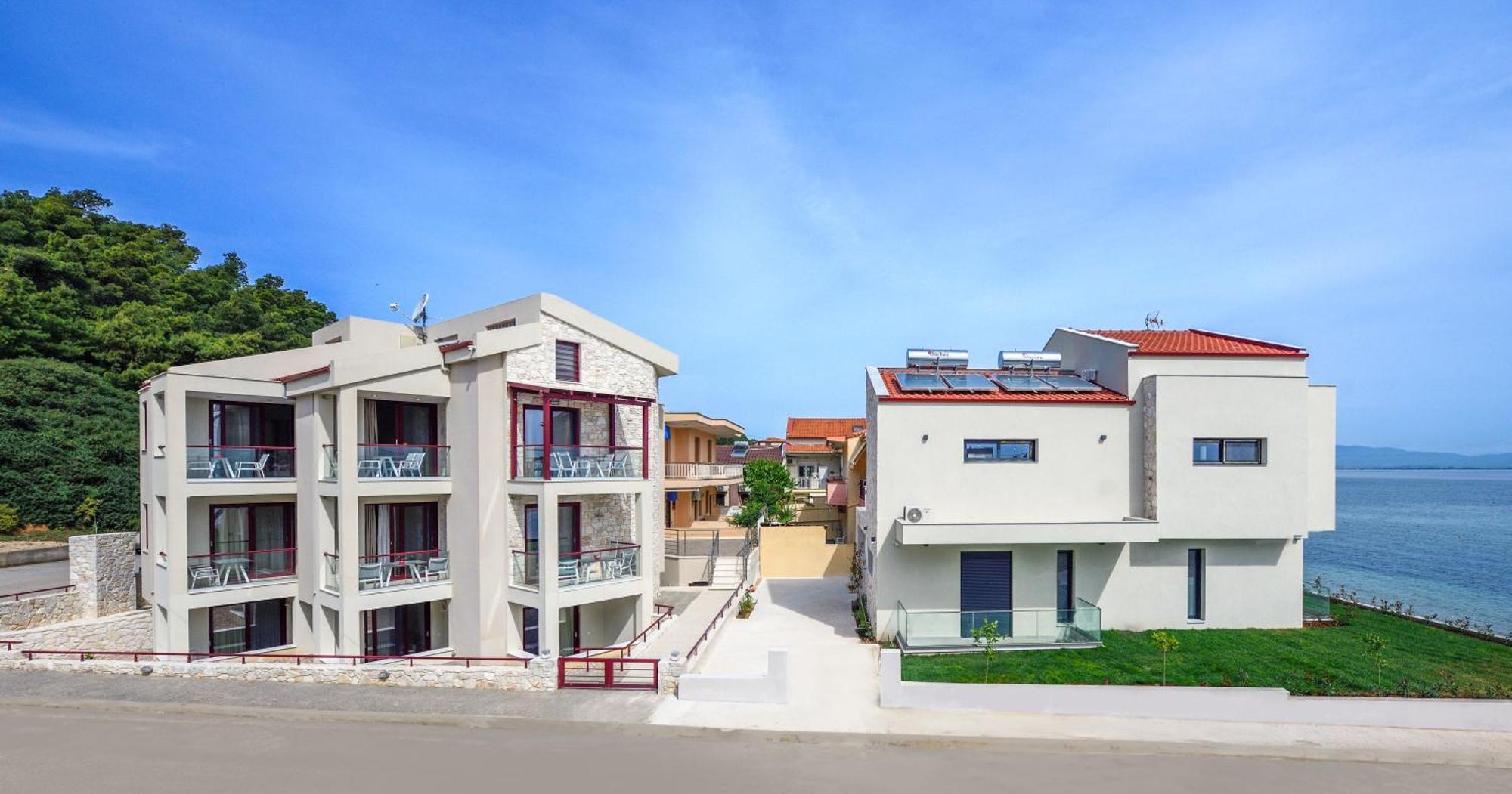 Elpiniki Luxury Rooms Nea Poteidaia Exteriér fotografie